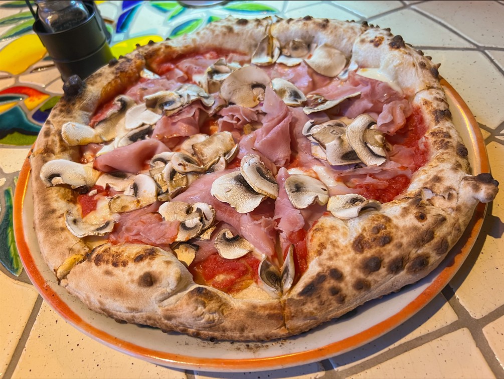 Pizza Capriciosa w Il Camino (Zabrze)